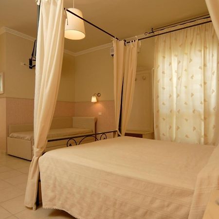 Hotel Mocambo Piscina E Spiaggia 산베네데토델트론토 외부 사진