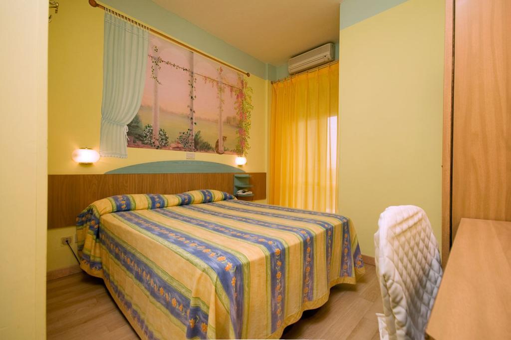 Hotel Mocambo Piscina E Spiaggia 산베네데토델트론토 객실 사진