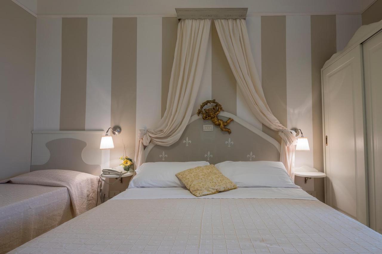 Hotel Mocambo Piscina E Spiaggia 산베네데토델트론토 외부 사진