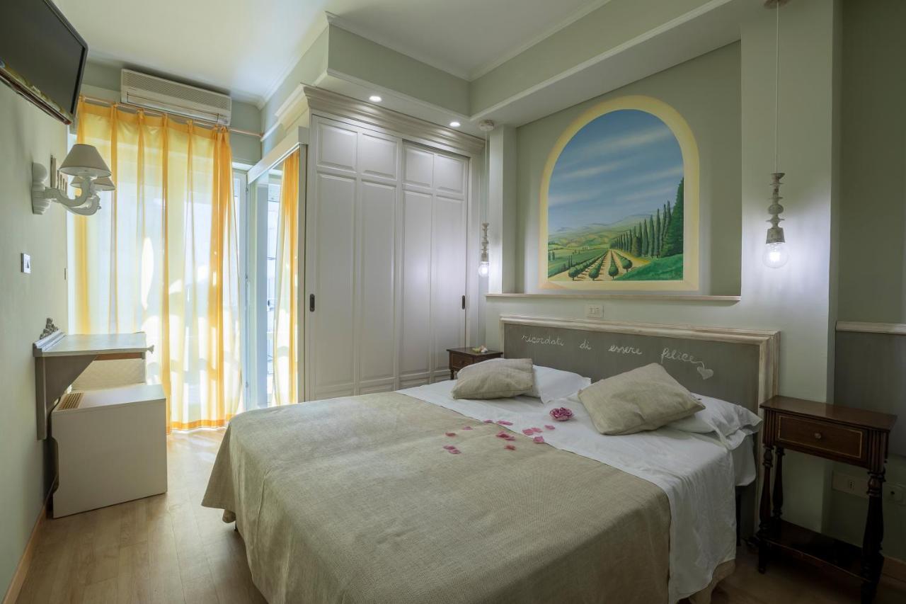 Hotel Mocambo Piscina E Spiaggia 산베네데토델트론토 외부 사진
